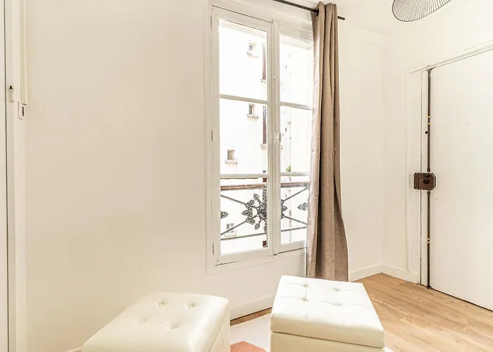 07 - Faubourg Bail Mobilite Apartman Párizs